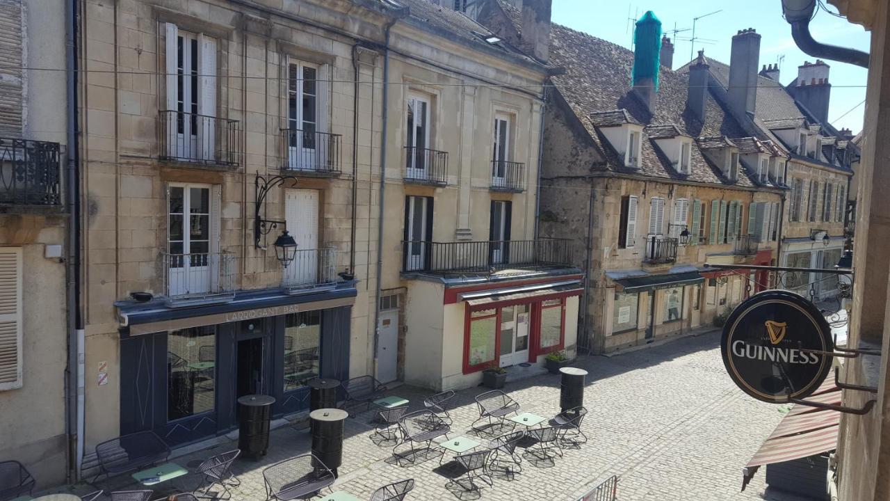 Appartements Chez Delphine Et Guillaume Au Coeur De Semur En Auxois Semur-en-Auxois Exterior foto