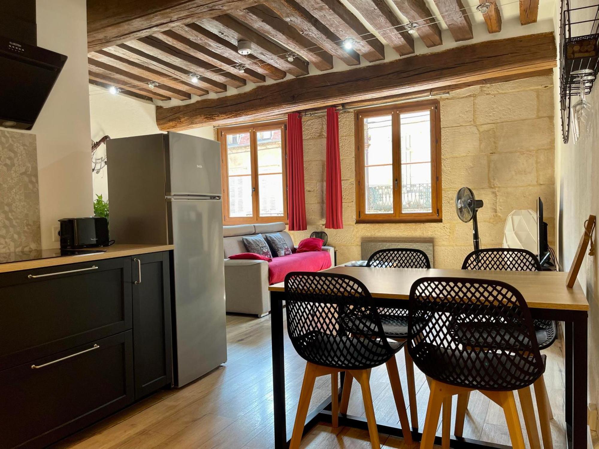 Appartements Chez Delphine Et Guillaume Au Coeur De Semur En Auxois Semur-en-Auxois Exterior foto